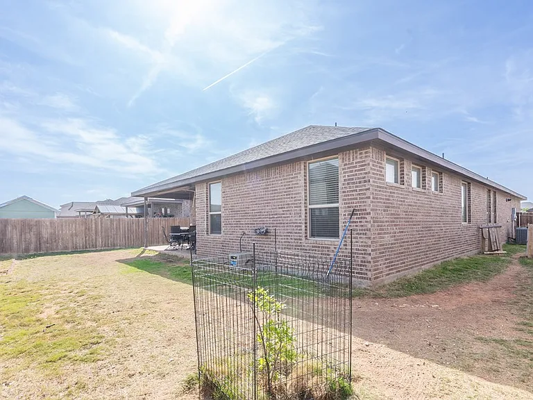 6614 Jamestown St — Photo 24