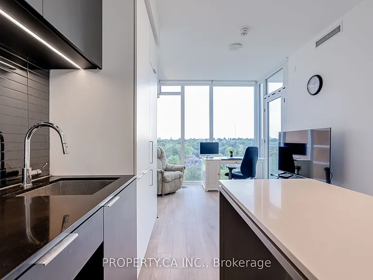 33 Helendale Ave #719 — Photo 13