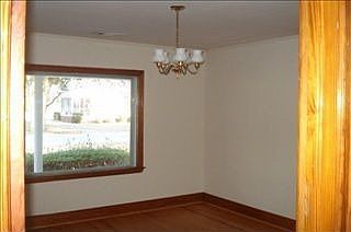 4th image of 214 Green St