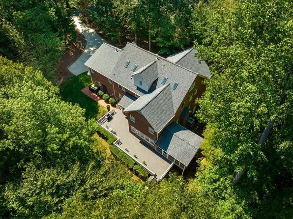 201 Bolinas Ct, Chapel Hill, NC 27517