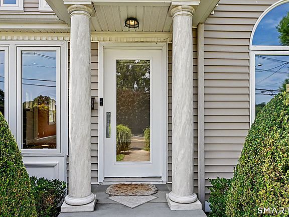3rd image of 160 Gregory Boulevard