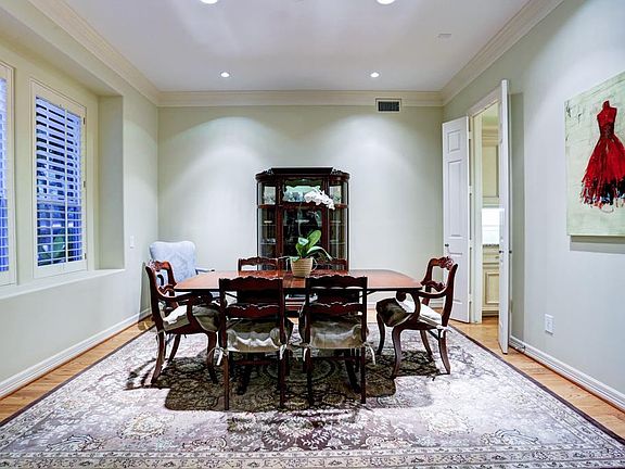 5th image of 2624 Quenby Ave