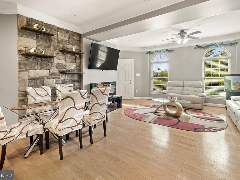 3565 Holborn Pl — Photo 9