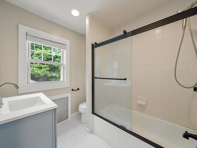 243 Jefferson Ave — Photo 16