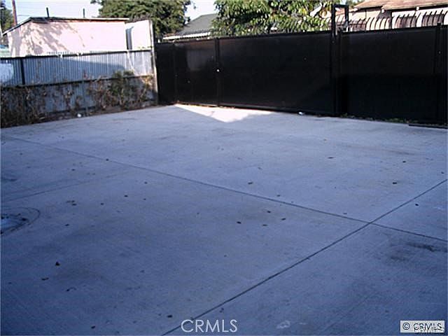 Building Photo 3