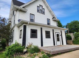 749 W 5th St, Dubuque, IA 52001