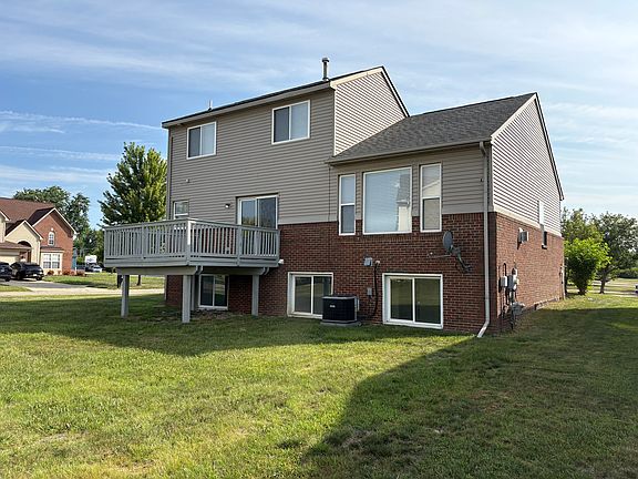4th image of 1822 Golfview Ln