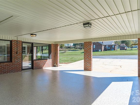 5th image of 5271 Harris Farm Rd