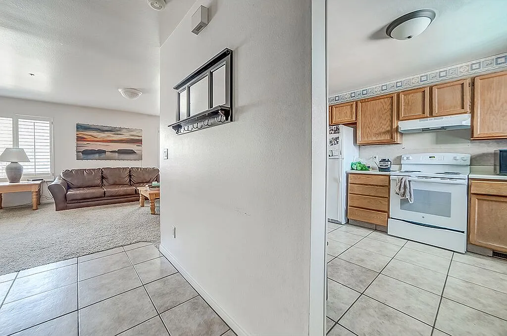 4 bed, 1.5 bath, 1256 sqft, $599 — Photo 4