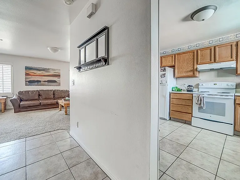 642 N 200 E #209 — Photo 4