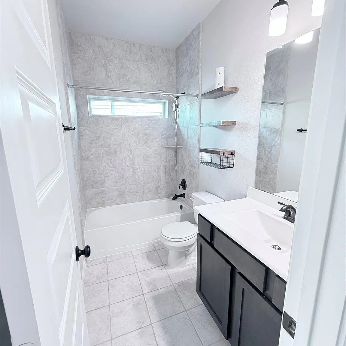4 bed, 3.0 bath, 2920 sqft, $2,700 — Photo 3