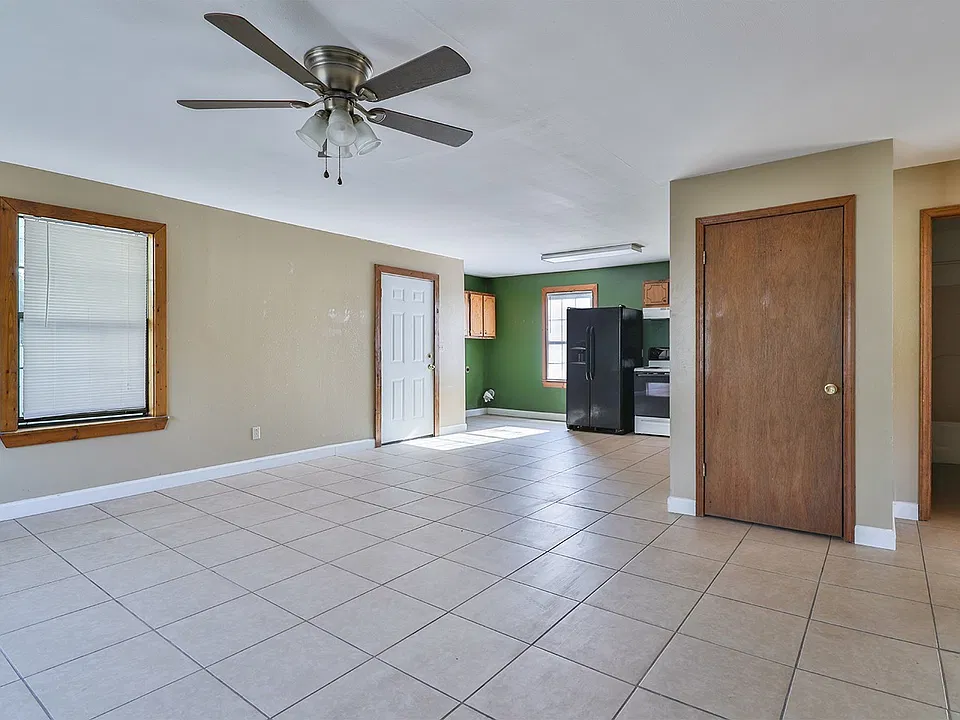 1202 Templeton Rd #J