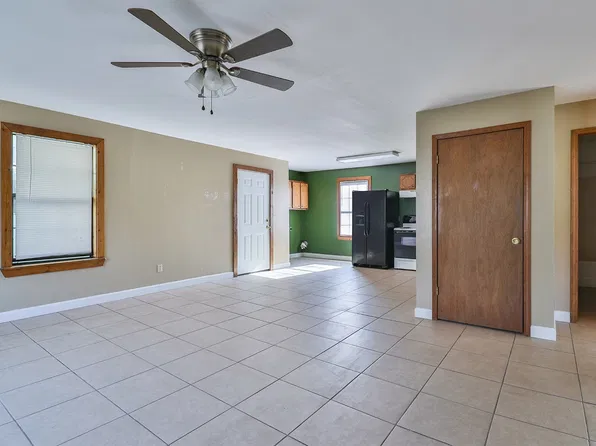 1202 Templeton Rd APT J, Martin, TN 38237