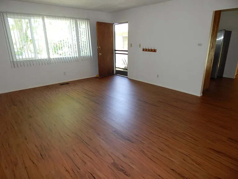 2512 Lafayette Dr — Photo 4