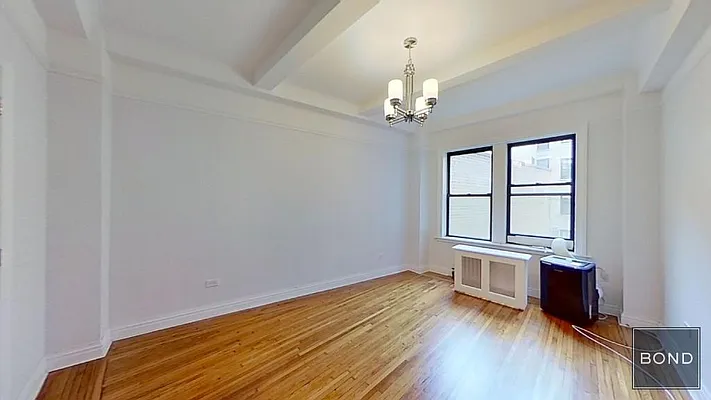 Rented by Bond New York | media 45