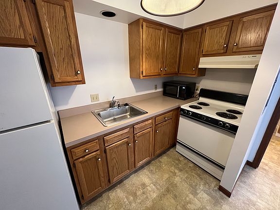 5th image of 39 Elliott St #107