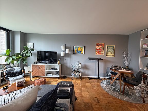 5th image of 111 E 30th St APT 8B