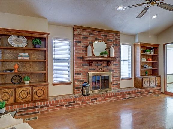 4th image of 13253 Moccasin Ln