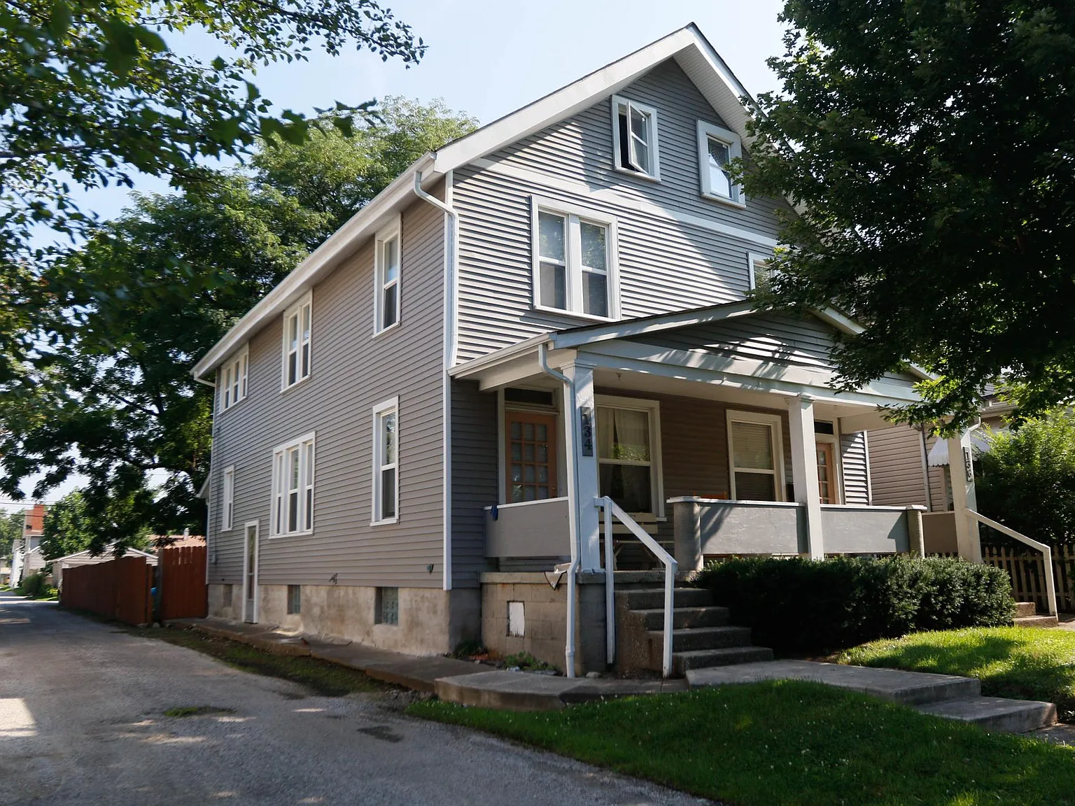 3 bed, 1324 sqft, $1,700 — Photo 2