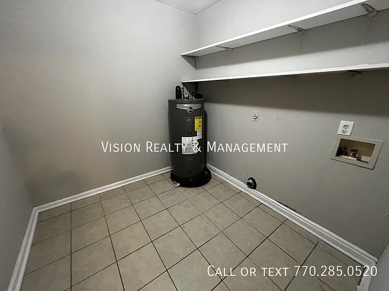 260 Castlegate Cir — Photo 24