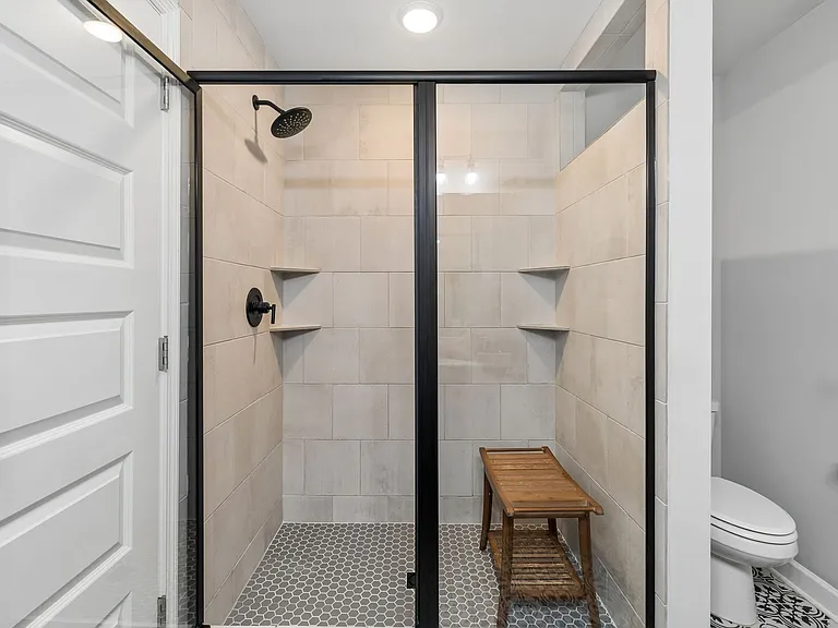 135 Harvard Dr — Photo 15