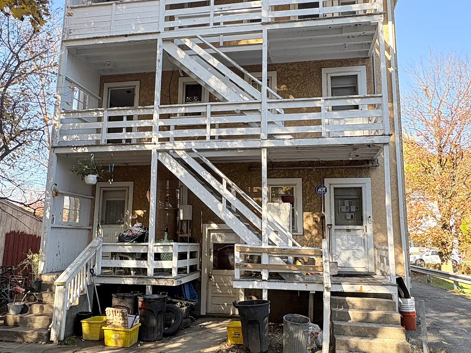 2 bed, 1200 sqft, $999 — Photo 2