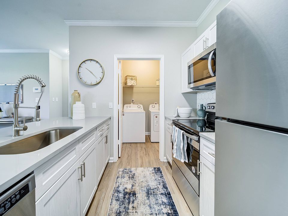 Updated Kitchen with Stainless Steel Appliances