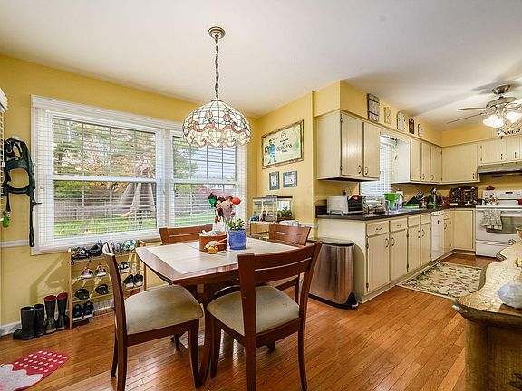 4th image of 2462 Danvers Ct