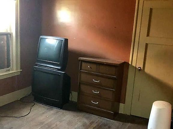 5th image of 4332 W Euclid St #34