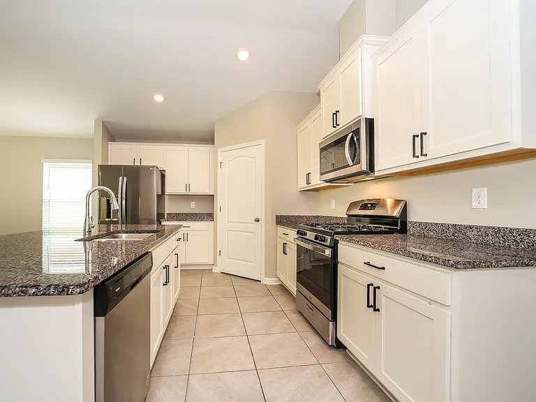 86106 Railway Pl — Photo 5