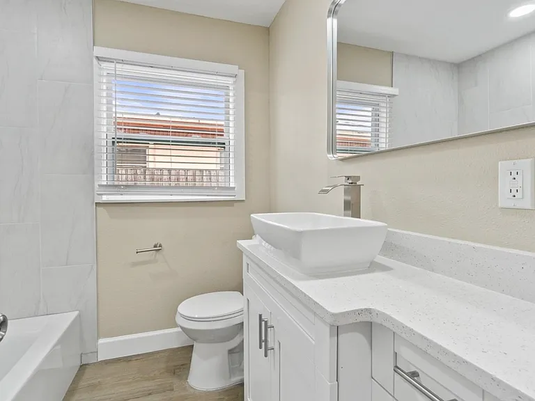2708 W Nassau St — Photo 3