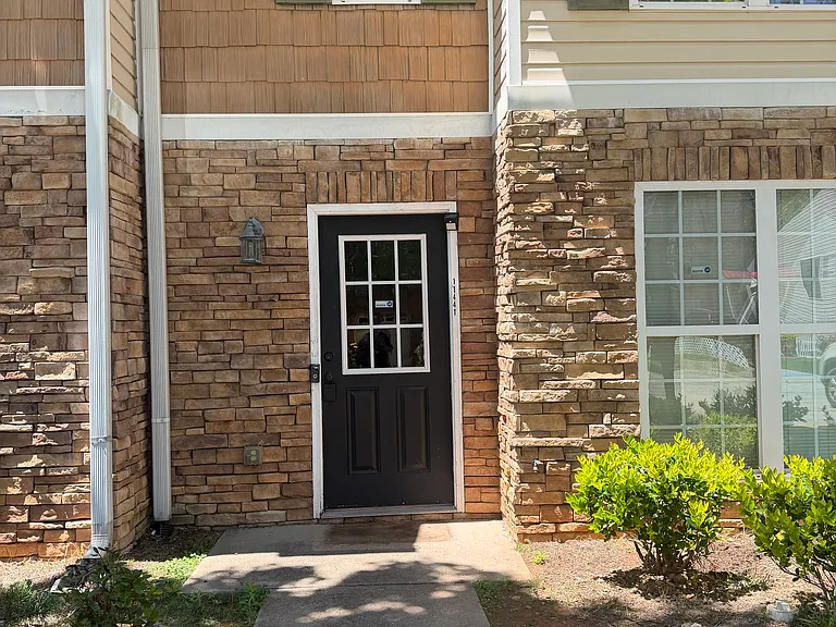 11441 Ashefield Ln — Photo 10