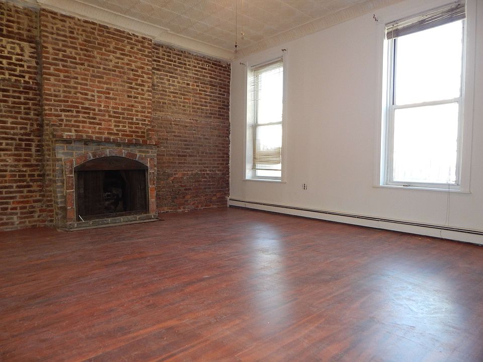 1st image of 77 Dikeman St #1