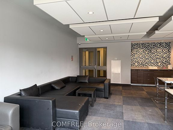5th image of 318 Spruce St #2