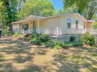110 Pine Tree Dr, Senatobia, MS 38668