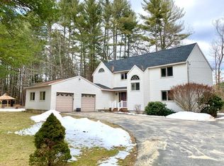 108 Horace Greeley Rd, Amherst, NH 03031