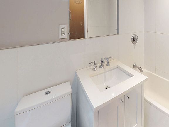 5th image of 50 W 93rd St #505D