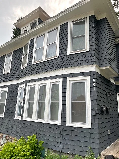 801 Summit St — Photo 4