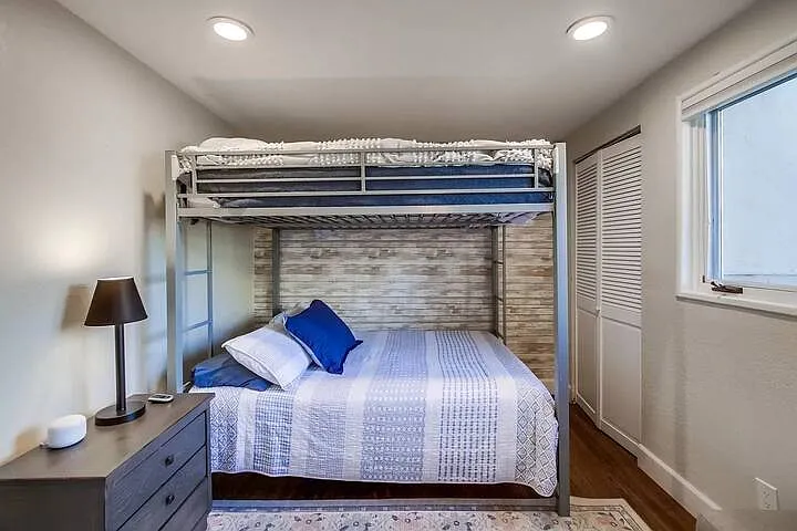 815 Salem Ct — Photo 37