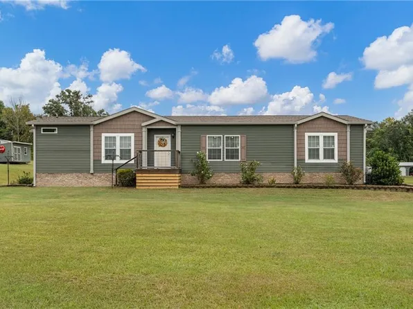 11 Patricia Dr, Phenix City, AL 36869