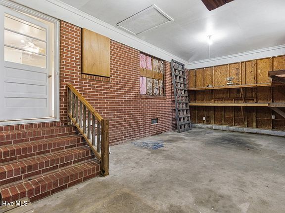 4th image of 204 Glenburnie Drive