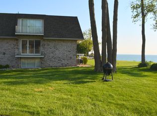 3616 Lakeshore Dr APT E1, Saint Joseph, MI 49085