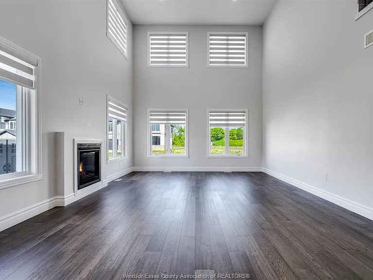 210 Cowan Ct — Photo 9