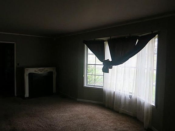 5th image of 200 S Okfuskee Ave