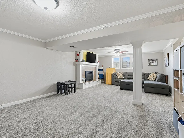 12200 Hollingsworth Rd — Photo 24