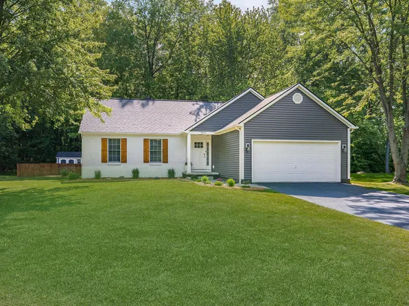 9825 Lynns Rd SW, Etna, OH 43062