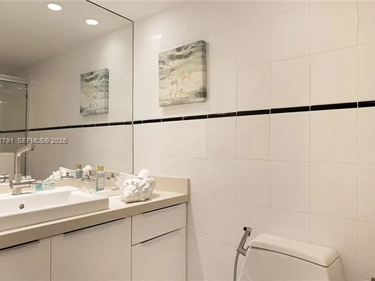 1817 S Ocean Dr #CU-320 — Photo 13