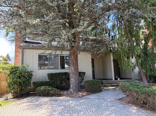 39A Norwood Rd #2, Pt Washington, NY 11050