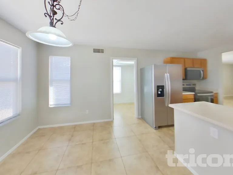 638 W Racine Loop — Photo 5