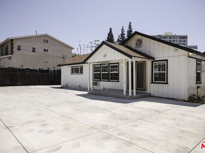 14826-14824 Wyandotte St, Van Nuys, CA, 91405